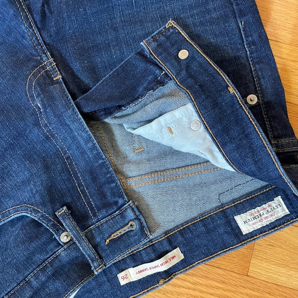 Levi’s - Picture 3 of 4